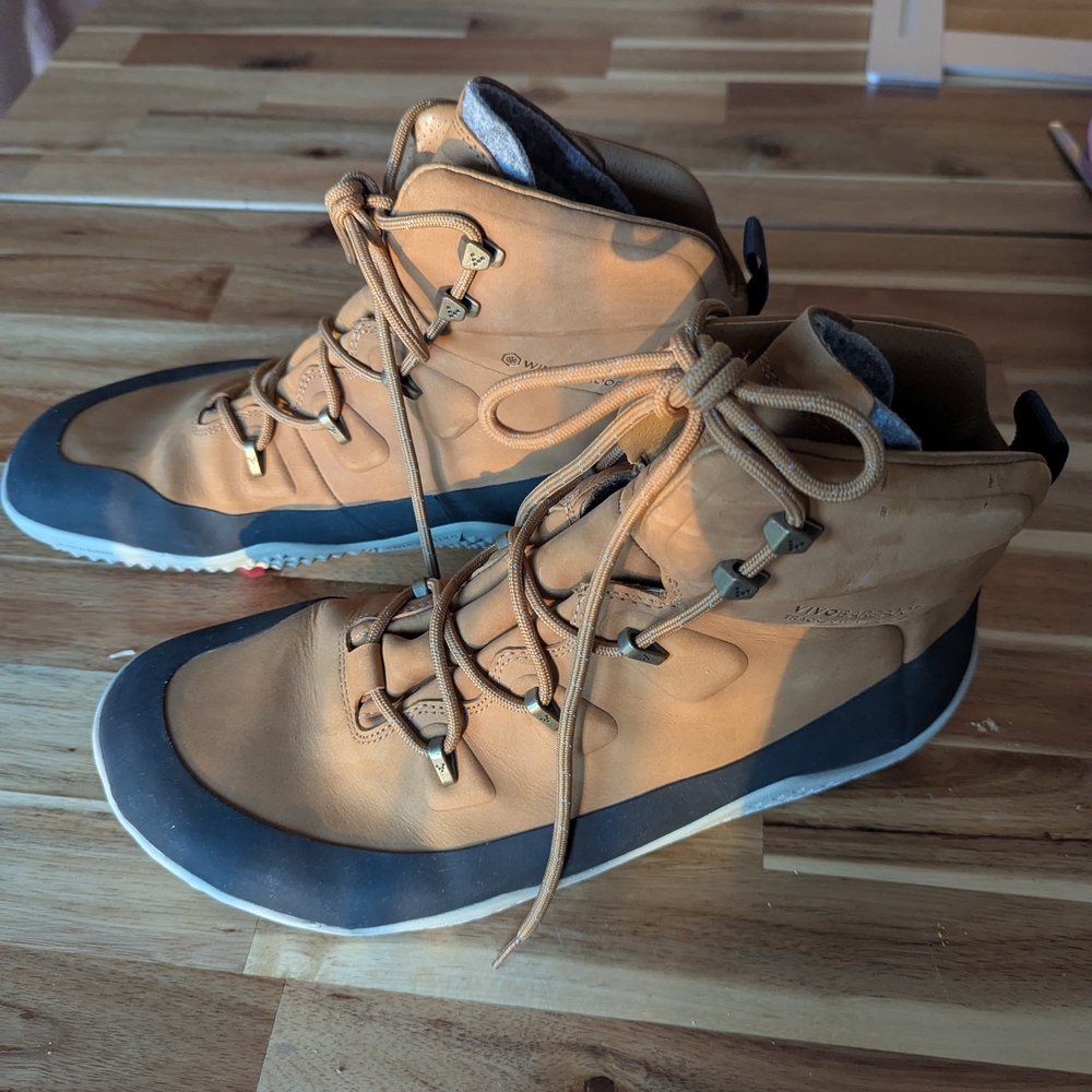 Men's Tan Hiking Boots